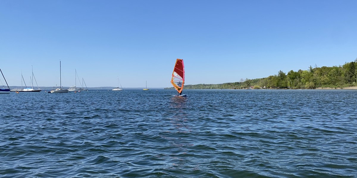Windsurfen am Starnberger See, © WALLUSCH Windsurfen am Starnberger See, © WALLUSCH